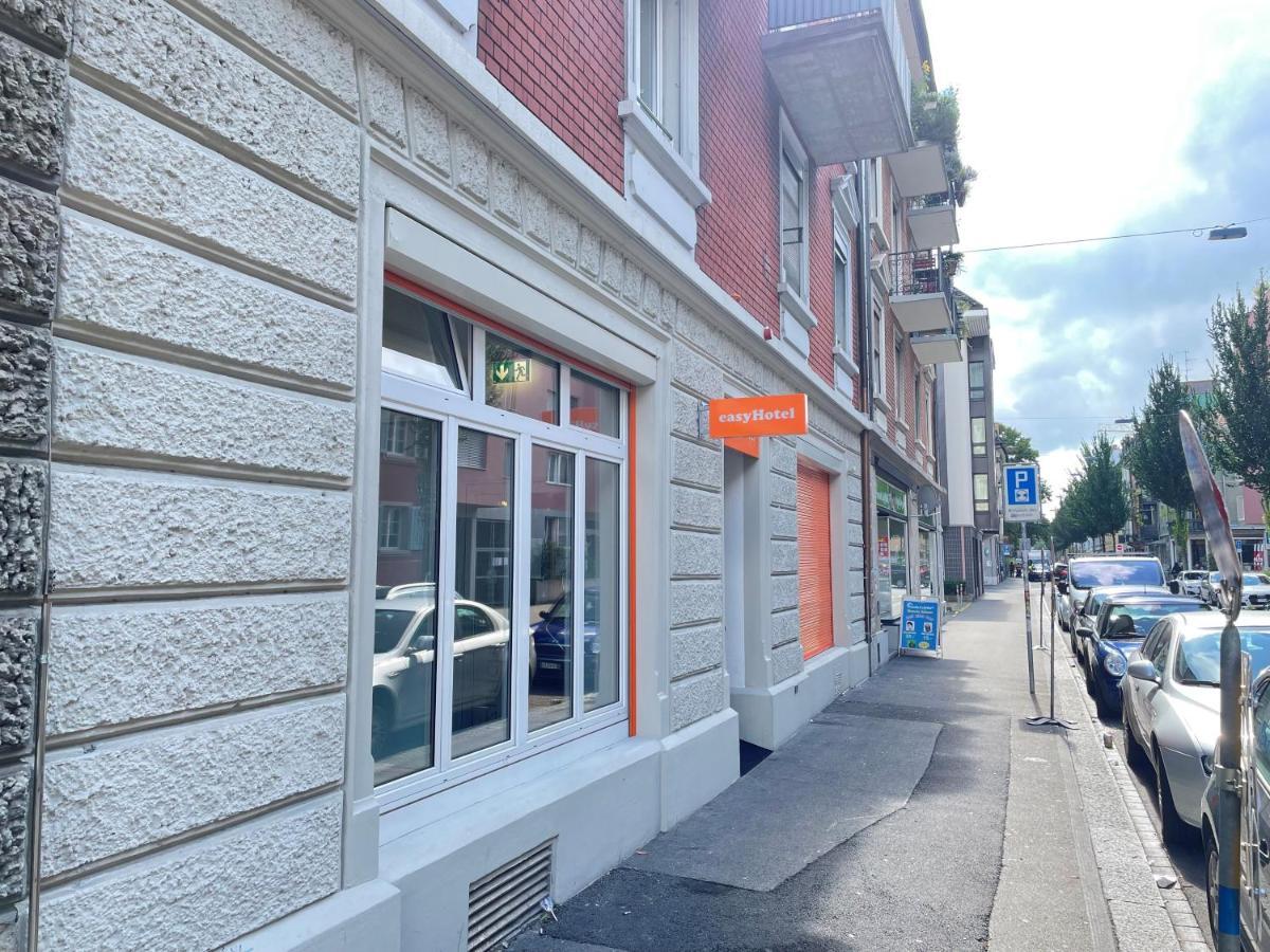 Easyhotel Zuerich Limmatplatz Bagian luar foto