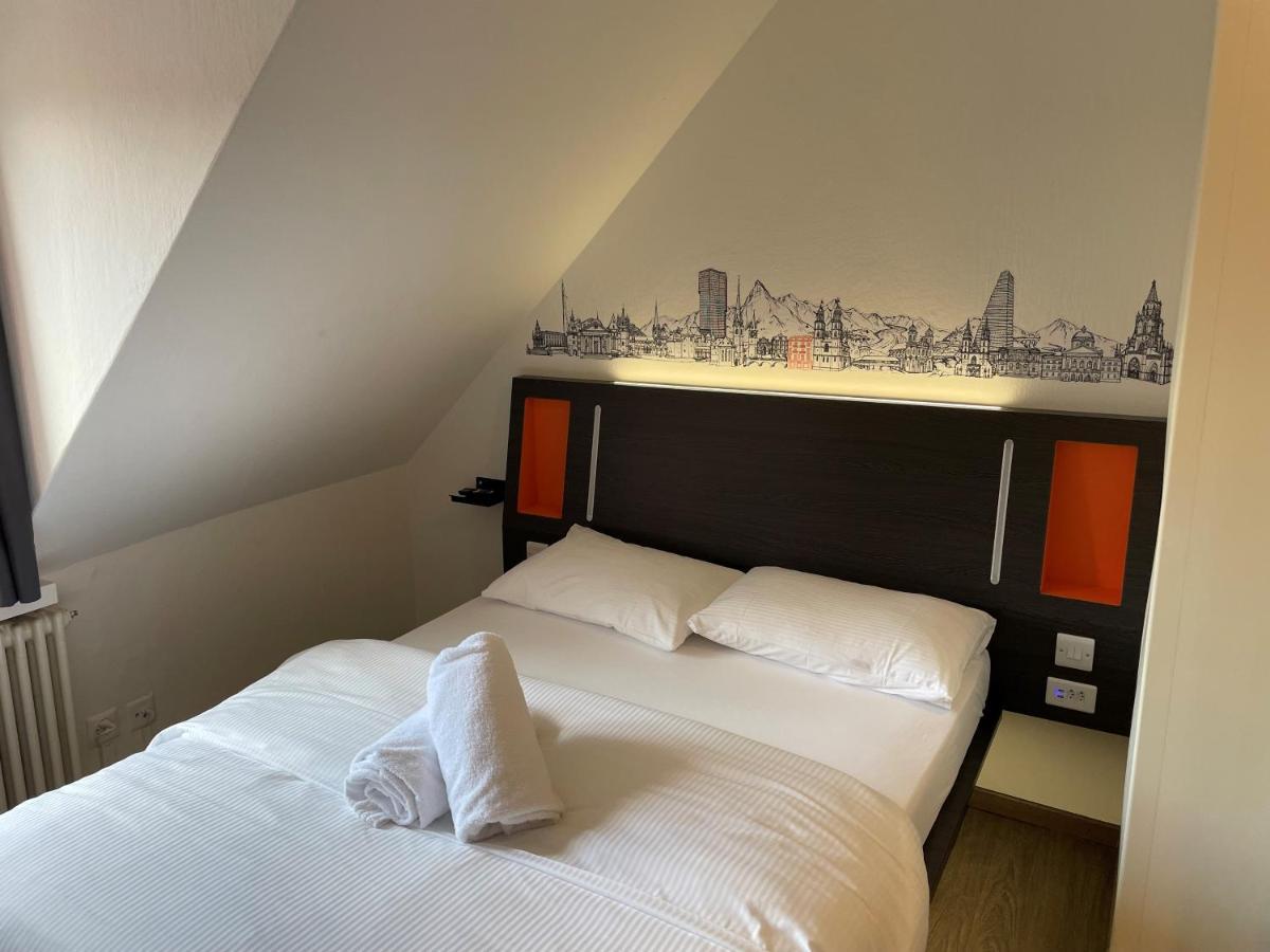 Easyhotel Zuerich Limmatplatz Bagian luar foto